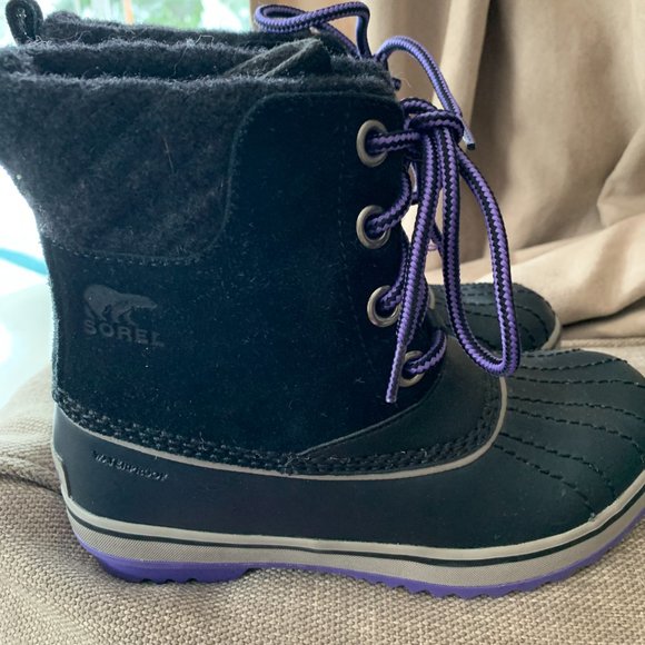 Black and Purple KIDS SOREL Winter Boots Size 2 - Picture 3 of 4